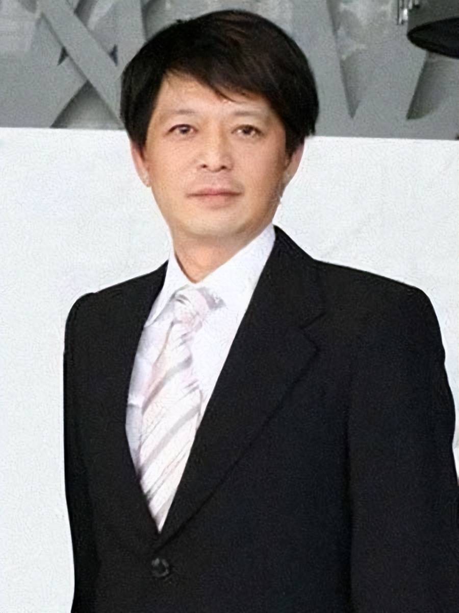 没落家族内斗中亏40亿最后败给了红颜祸水J9真人游戏第一品牌“一代鞋王”达芙妮(图5)