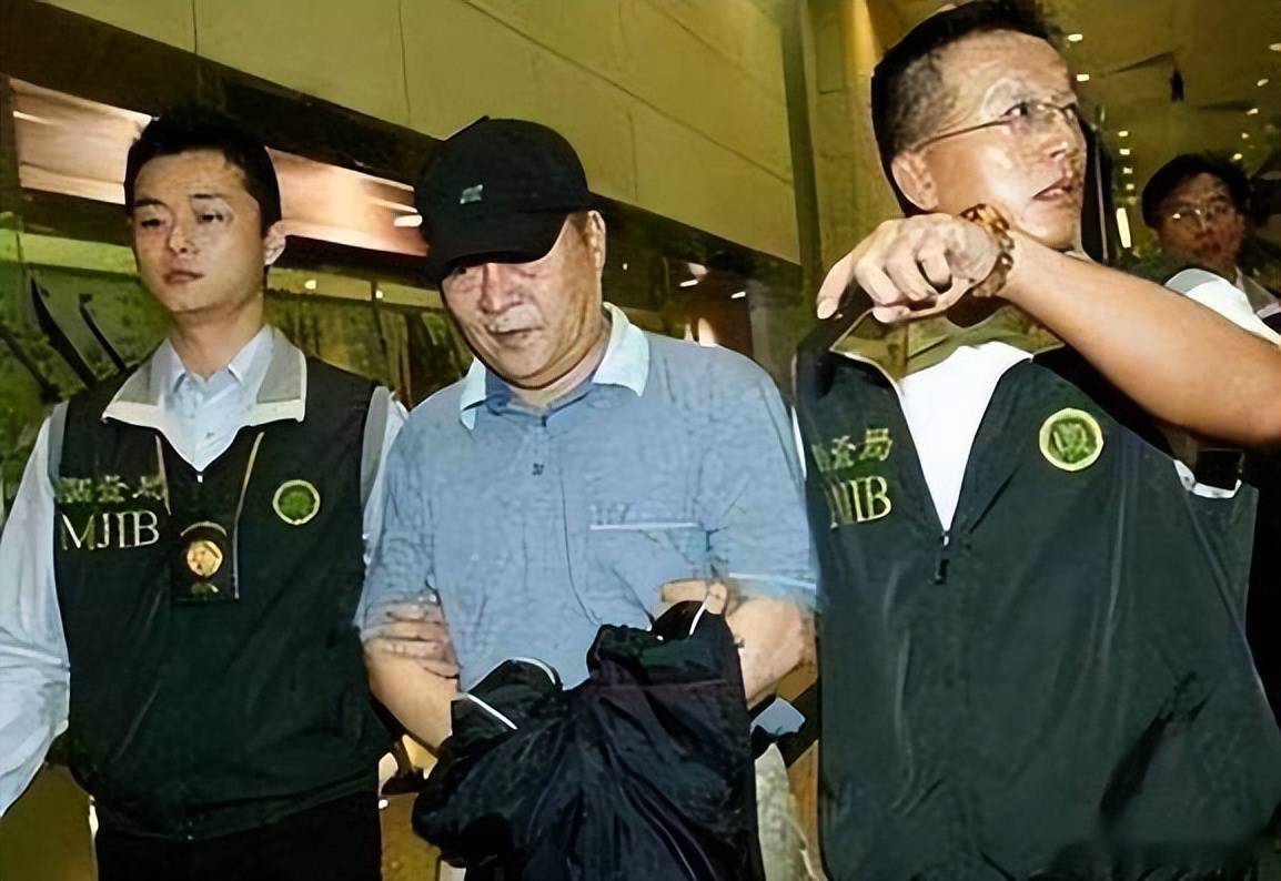 没落家族内斗中亏40亿最后败给了红颜祸水J9真人游戏第一品牌“一代鞋王”达芙妮(图9)